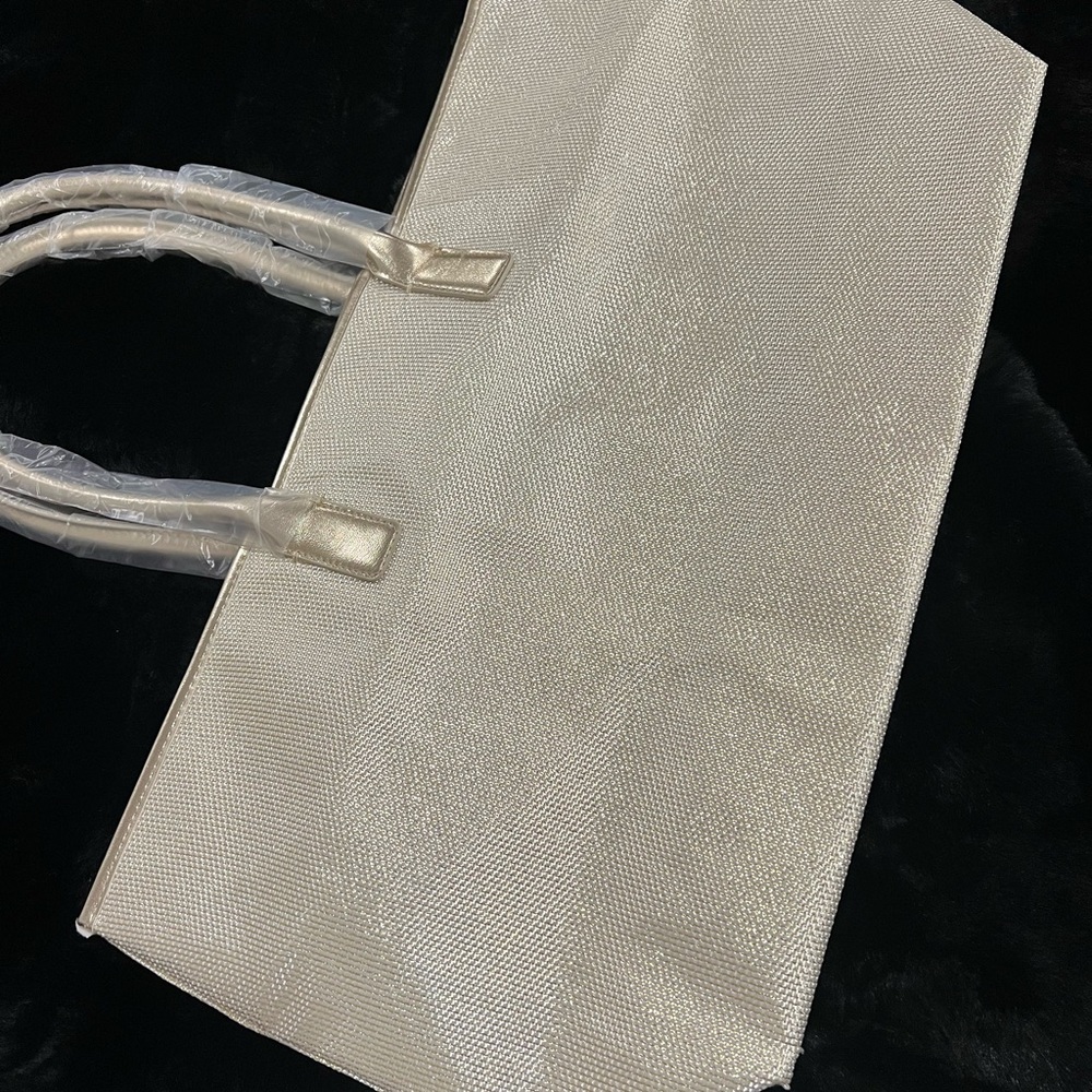 Michael Kors Gold Classic Tote Bag - Picture 5 of 9